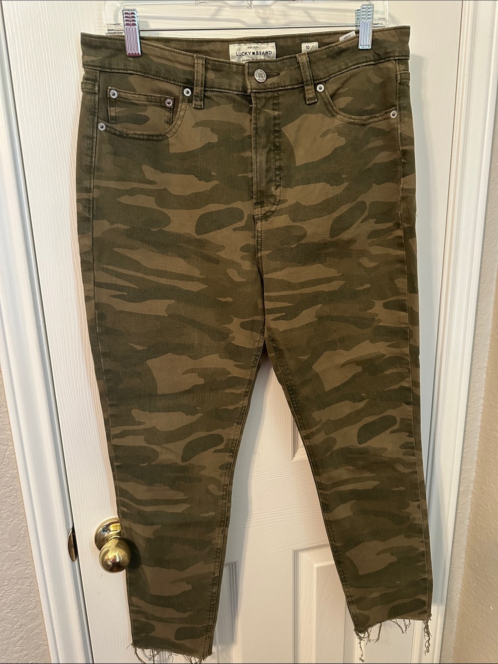 Lucky Brand Women’s Camo Skinny Jeans in Olive and Khaki